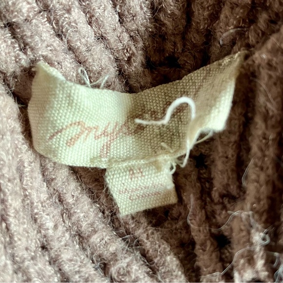 Mystic faux fur sleeved viscose knit sweater size medium creamy grey - Picture 3 of 8